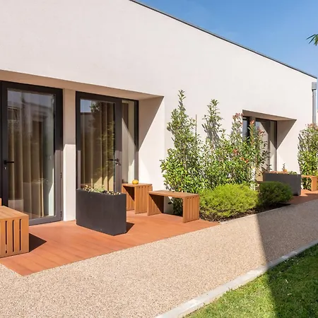 Bfresh - Padel, Pool & Fitness - Adults Only