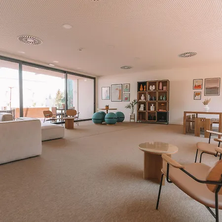 Bfresh - Padel, Pool & Fitness - Adults Only מלון