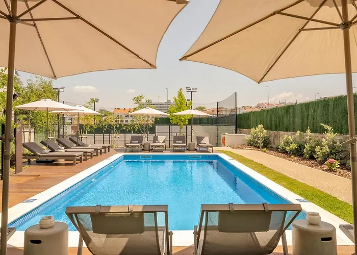 Bfresh - Padel, Pool & Fitness - Adults Only מלון