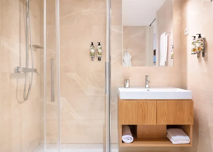 Bfresh - Padel, Pool & Fitness - Adults Only