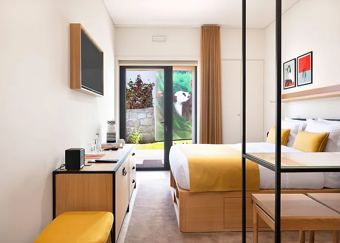 Bfresh - Padel, Pool & Fitness - Adults Only