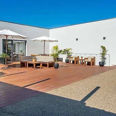 Bfresh - Padel, Pool & Fitness - Adults Only Otel Porto