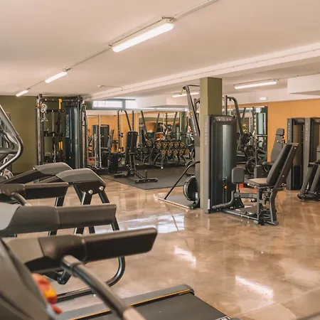 Bfresh - Padel, Pool & Fitness - Adults Only فندق