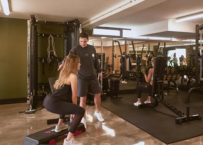 Bfresh - Padel, Pool & Fitness - Adults Only