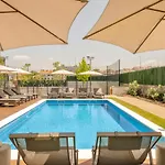 Bfresh - Padel, Pool & Fitness - Adults Only מלון