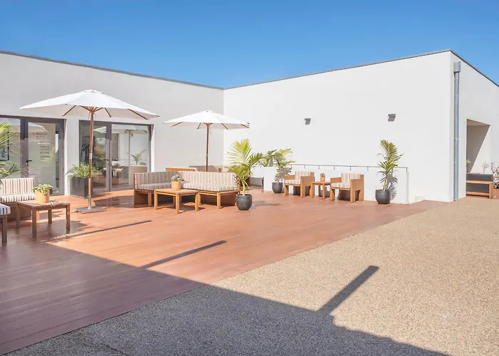 Bfresh - Padel, Pool & Fitness - Adults Only فندق