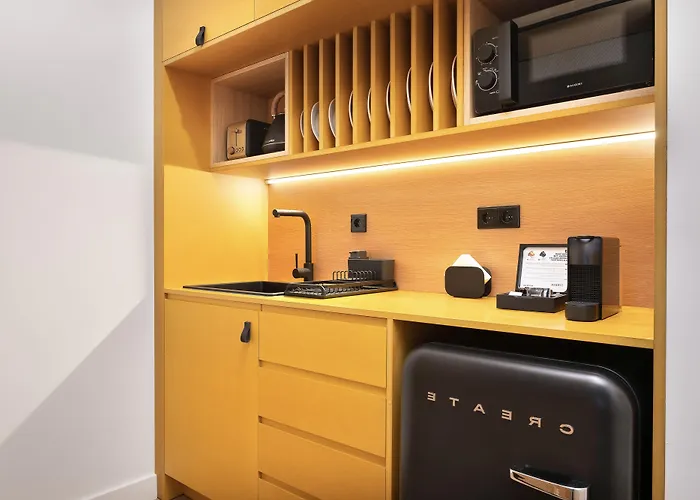 Bfresh - Padel, Pool & Fitness - Adults Only 4* بورتو