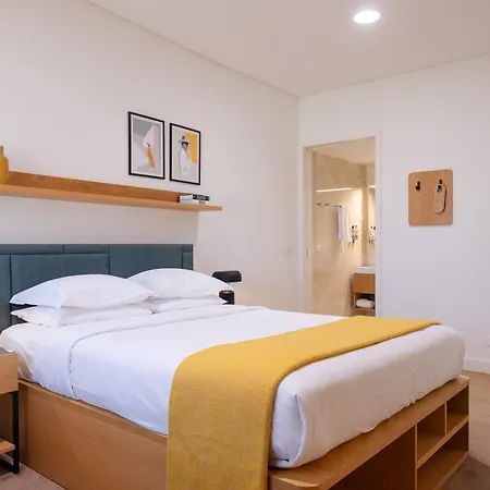 Bfresh - Padel, Pool & Fitness - Adults Only